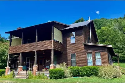 Image de Fabulous 5 Bedroom Home on Working Organic Farm