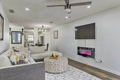 Image de Georgia Getaway w/ Fireplace & Fenced-In Yard