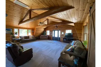 Image de Log Cabin near Yosemite! 5 Acres, Pool, Hot Tub, Trampoline, Baseball Field, Fun