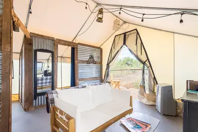Image de Saddle Up for a Fun Glamping Getaway by Tombstone