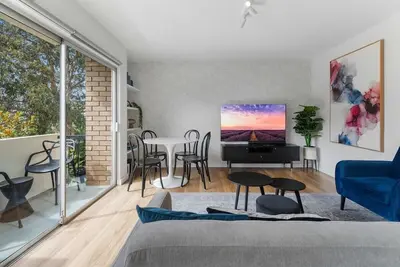 Image de Pristine 2-Bed Apartment Near Toorak Road Shops