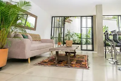 Image de Renovated Apt Perfect for Romantic Weekend Getaway