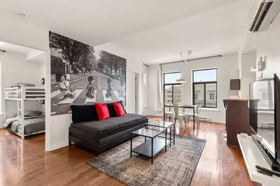 Image de M11 | Boulevard Suites: 2-Br Bright Lego Suite 3e