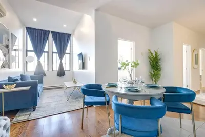Image de M11 | Boulevard Suites: Large 3-Br Dt Montreal 3f