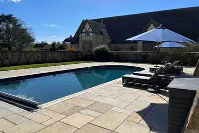 Image de Luxury Cottage with Heated Pool