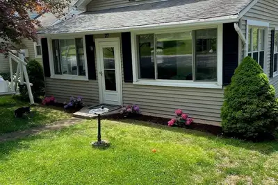 Image de Cozy beach house walking distance to private beach