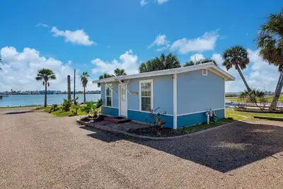Image de Rockport Redfish Cottage | Pet Friendly, Pool!