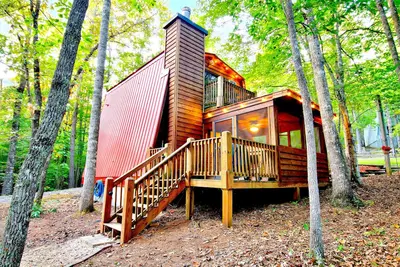 Image de Modern A-Frame in Blairsville - Indoor Hot Tub & Firepit