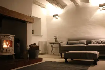 Image de Beautiful countryside retreat with hot tub in private garden
