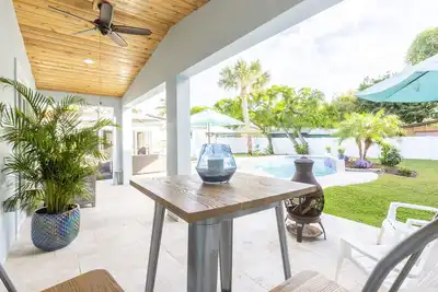 Guest House with Private Yard, Pool, Outdoor Kitchen & Tiki Bar