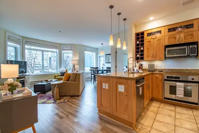 Image de Spectacular 2bd 2bth in Heart of Seattle!