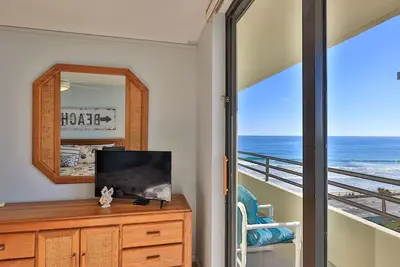 Image de Waves Of Fun! Beach 2br Condo Southern Exposure SandDollar 404 Special!