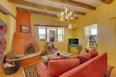 Image de Santa Cruz Home w/ Mountain Views!