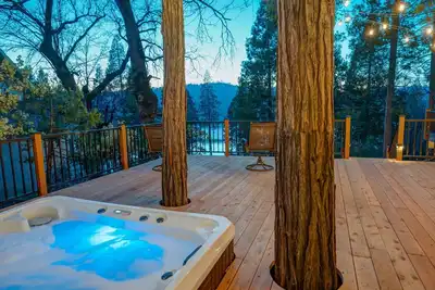 Image de Lakeview Lodge w/ Boat slip, hot tub, lake views!