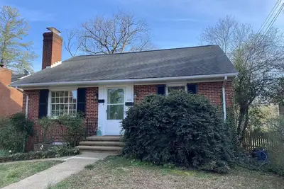 Image de Charming 2 bedroom Brick Cottage in Charlottesville, minutes from Scott Stadium