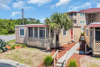 Image de Pet Friendly Ocean View Cottage - Outdoor Pool - Walk to main street
