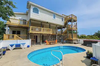 Image de For-C-Sons - Oceanside 5 Br Home w/Private Pool