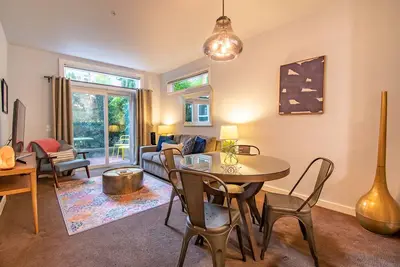 Image de Garden Oasis in the Heart of Seattle! w\/ Pool&Prkg