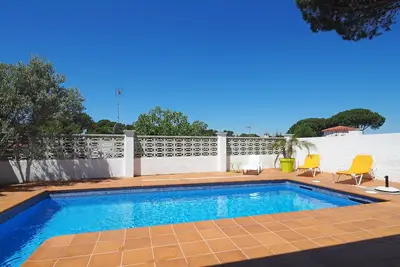 Image de Flor : Maison avec piscine privée à l'Escala idéale pour les familles