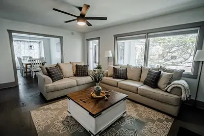 Image de Newly renovated farmhouse!