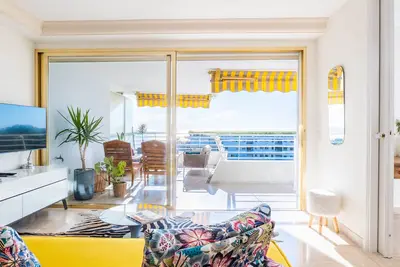 Image de 3p haut de gamme en résidence avec piscine!