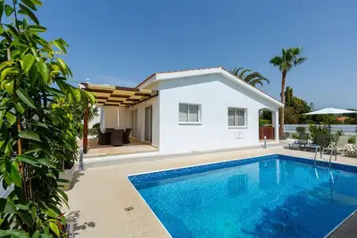Image de A cozy villa in a private complex 5 minutes from the sea!