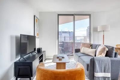 Image de Serene Kips Bay 2br w/ Gym & Doorman, nr Murray Hill, by Blueground