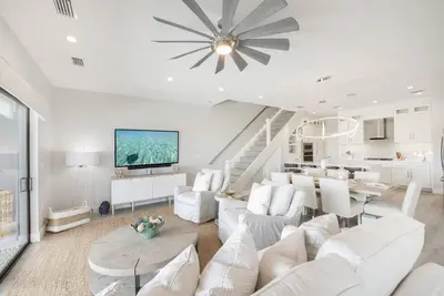 Image de Mahogany Villa #2a / 4 Br at Sea Haven North Sound