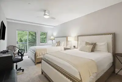 Image de Saint James Place 333a