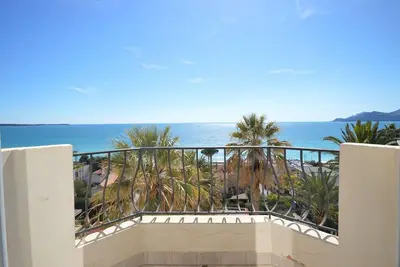 Image de Appartement neuf de trois chambres avec vue sur la mer