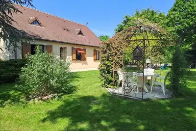 Image de Maison familiale avec jardin clos près du Haras National du Pin