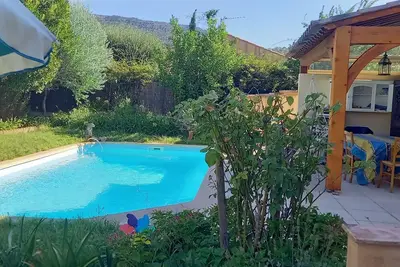 Image de Chambre et Sdb avec cuisine d'été, 12 mn à pied plage