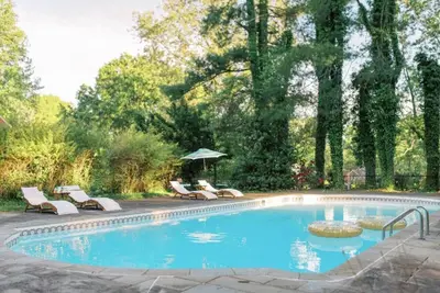 Image de Winton Place | Open Private Pool +Tennis Court