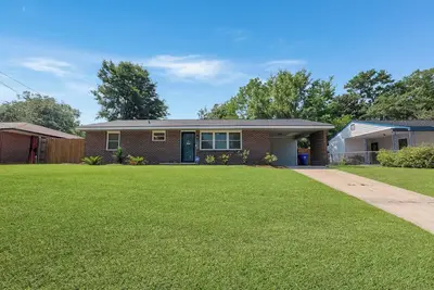 Image de Charming Home Located Near the Heart of Charleston!