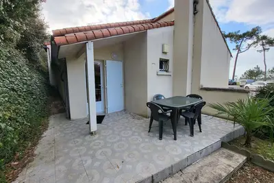 Image de Appartement bord de mer avec jardin