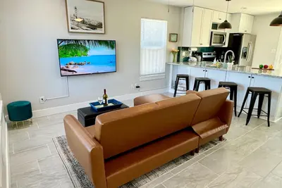 Image de Aqua La Vista, Baby: Pet Friendly Retreat at Island Gardens 101, 5-minutes to the beach