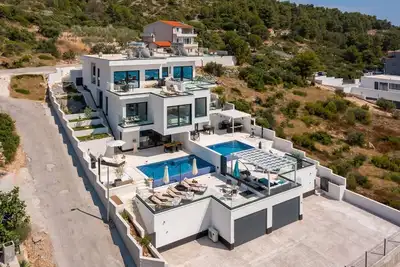 Image de Maison de vacances Rogoznica pour 1 - 8 personnes avec 3 chambres à coucher - Maison jumelée