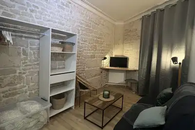 Image de Le Bjorn - T1 chaleureux refait à neuf - Centre