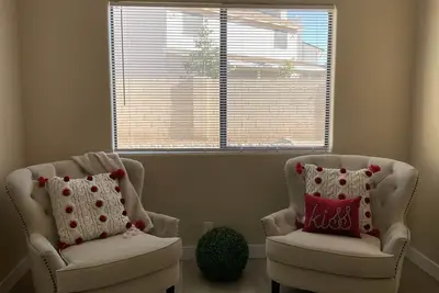 Image de Phoenix Grand Desert Home- 7 Minutes from Superbowl