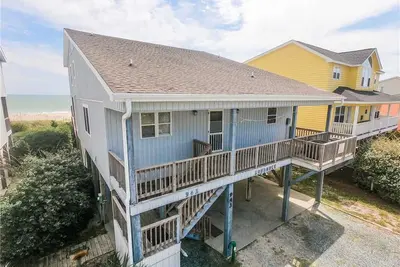 Image de Hobbs Realty - “Sundance” | Oceanfront Home w/ 2 Living Areas & Handicap Ramps