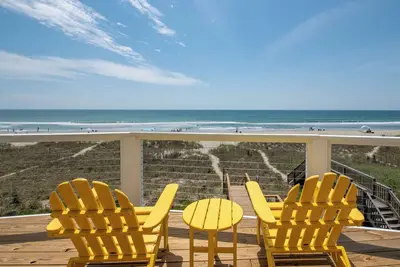 Image de Hobbs Realty - Luxury Oceanfront home w/Elevator and Private Pool