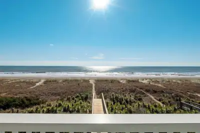 Image de Hobbs Realty - Oceanfront Dog Friendly w/Private Pool & Ev Charger