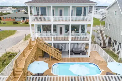Image de Hobbs Realty - “The Chick's Beach House” | Spacious Oceanfront w/ Luxury Amenities & Private Pool