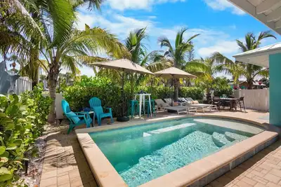 Image de Laid-Back Island Home with Pool | Walk to Beach