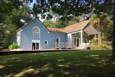 Image de the Blue House -Piscine-Domaine du golf entre lac et océan-chambres climatisées