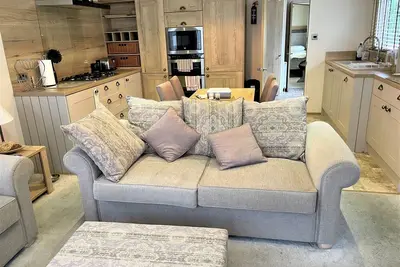 Image de Sunflower -  premier dog-friendly caravan on Rockley Park
