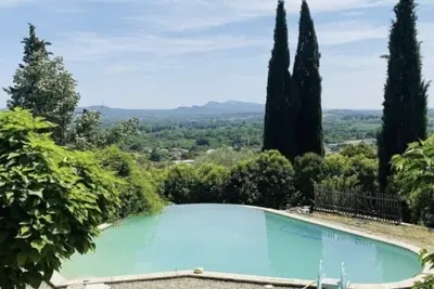 Image de Villa à flanc de colline