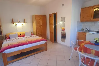 Image de Studio dans un quartier calme avec internet