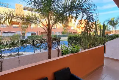 Image de Appartement au rez-de-chaussée 2 chambres, à 60m de la plage, WiFi