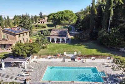 Image de Villa à Pillo avec 7 chambres à coucher, 14 couchages